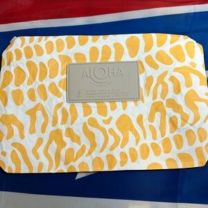 ALOHA Collection Miter Shell Small Pouch
